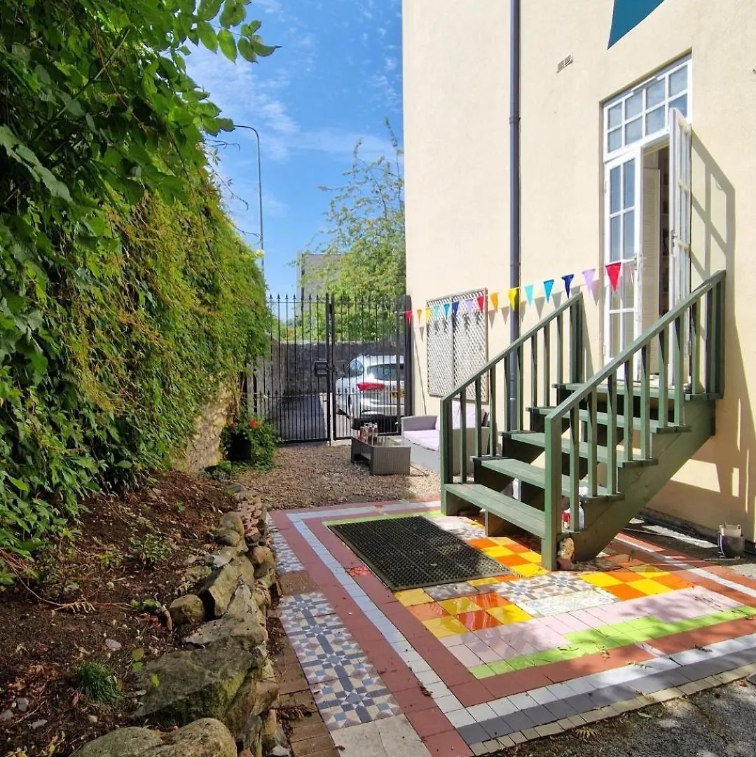 Unique Cardiff Centre Couples Retreat, 1 Bed Maisonette 0*,
